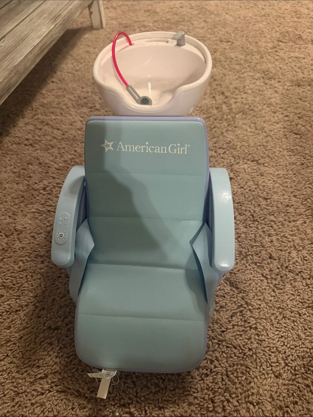 American Girl Light Blue Salon Shampoo Station with White Basin and Pink Hose